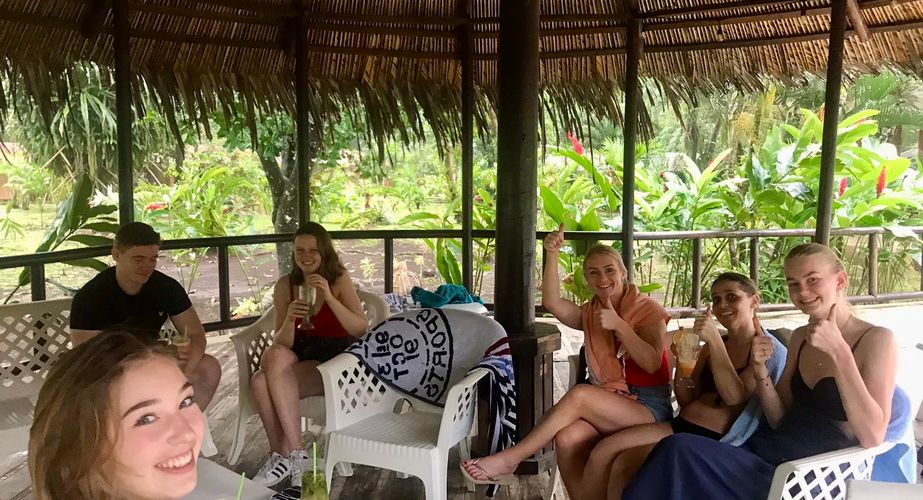 Relaxen bij zwembad accommodatie